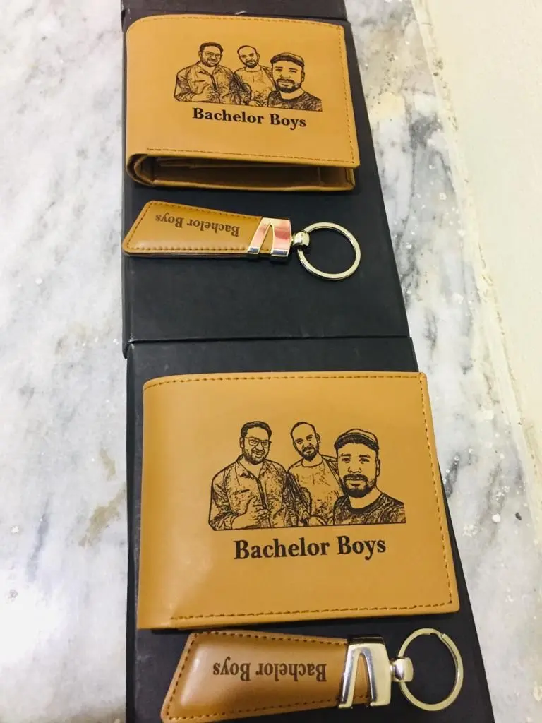 Engraved Wallet Keychain – A Perfect Gift for Loved Ones