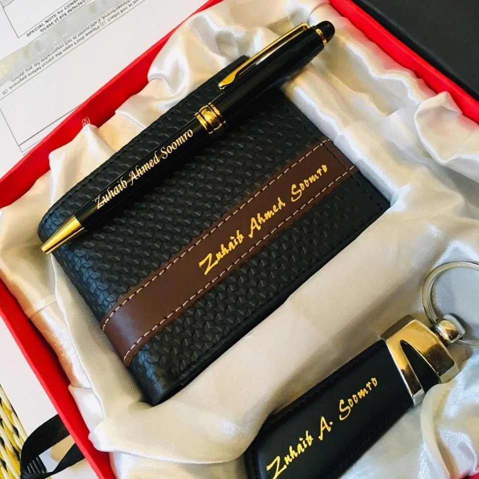 Men's Custom Leather Wallet – Your Name, Your Design